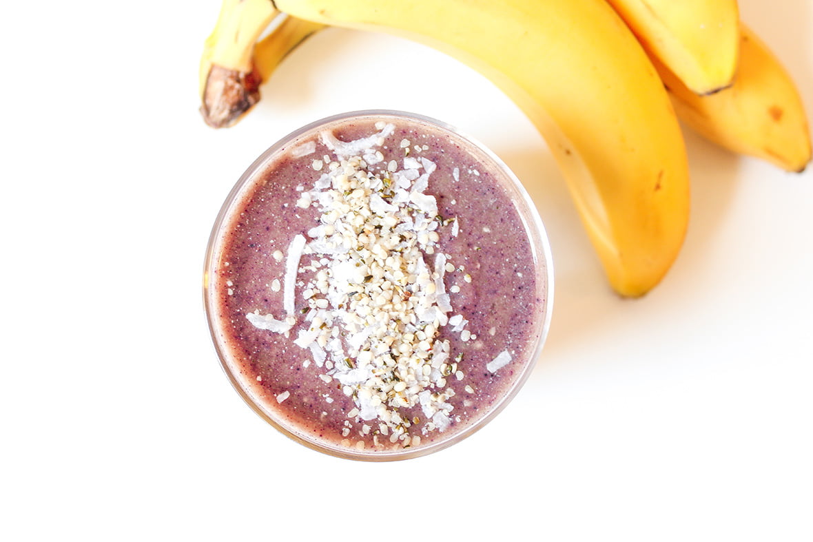 Nutritious and low-calorie wild blueberry antioxidant shake