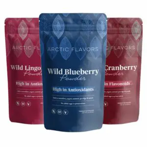 El trío de antioxidantes silvestres Arctic Flavors incluye polvo de arándano rojo ártico silvestre, polvo de arándano azul y polvo de arándano rojo.